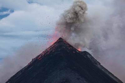 Жители Гавайев сняли на ВИДЕО извержение вулкана Килауэа - Cursorinfo: главные новости Израиля - cursorinfo.co.il - Сша - Израиль