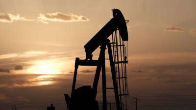 Валерий Корнейчук - Эксперт дал прогноз цен на нефть - russian.rt.com - Англия