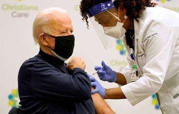 Джон Байден - Джо Байден вакцинировался от коронавируса в прямом эфире - charter97.org - штат Делавэр