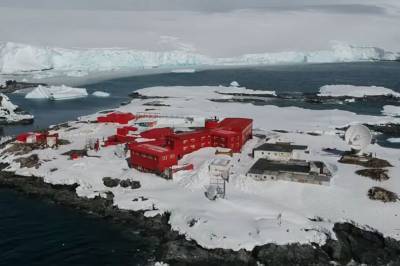 На чилийской полярной станции в Антарктиде 36 человек заразились коронавирусом - rtvi.com - Чили - Антарктида