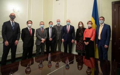 Денис Шмыгаль - Шмыгаль обсудил поставки COVID-вакцин с послами G7 - korrespondent.net - Украина - Евросоюз