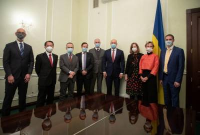 Шмыгаль обсудил закупку вакцины против COVID-19 с послами ЕС и 7G - 24tv.ua - Украина - Евросоюз