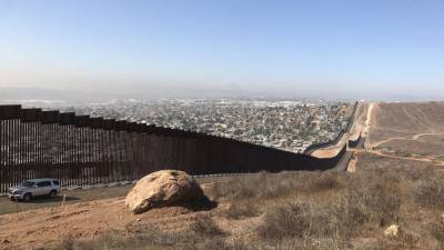 Джон Байден - Байден сломает стену Трампа и откроет границу для мигрантов. Колонка Евгения Беня - riafan.ru - Сша - Гондурас - Мексика - Washington