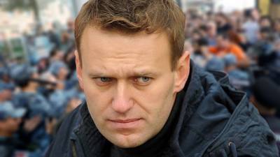 Михаил Ефремов - Интерес россиян к Навальному продолжил падать, несмотря на "отравление" - inforeactor.ru - Россия