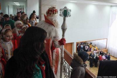 Роспотребнадзор рекомендует томичам не приглашать домой Деда Мороза и Снегурочку - tv2.today