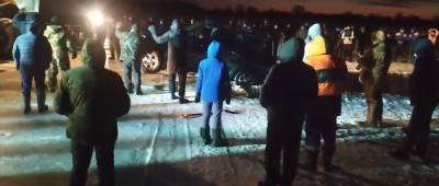 Провалившийся в Оку вблизи Шиморского УАЗ с людьми достали из-подо льда - vgoroden.ru - Шиморское