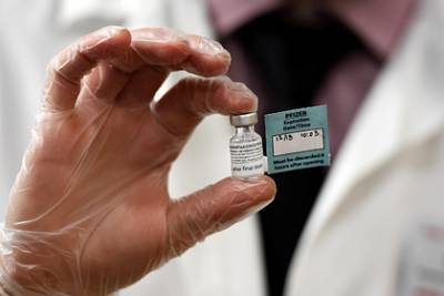 В США выявили еще один случай сильной аллергии на вакцину Pfizer - lenta.ru - Сша - Нью-Йорк