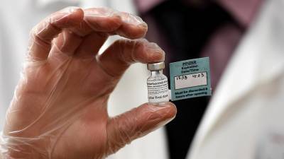 В Нью-Йорке зафиксирован случай сильной аллергии после прививки Pfizer - iz.ru - Нью-Йорк - Израиль - Нью-Йорк