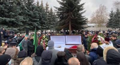 В Харькове во время погребения Кернеса неизвестные устроили салют - eadaily.com - Харьков