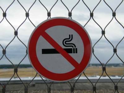 Егор Редин - Юрист Редин предупредил россиян о новых запретах для курильщиков в 2021 году - live24.ru - Москва