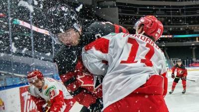 На одном уровне с чемпионами: какой предстала сборная России по хоккею перед МЧМ-2021 - russian.rt.com - Россия - Канада
