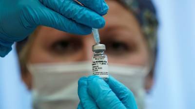 Александр Гинцбург - В России планируют обеспечить 1,5 млн человек вакциной до конца года - russian.rt.com - Россия