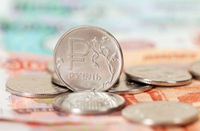 Свыше 15 трлн рублей потратит правительство РФ на снижение уровня бедности - m24.ru - Россия