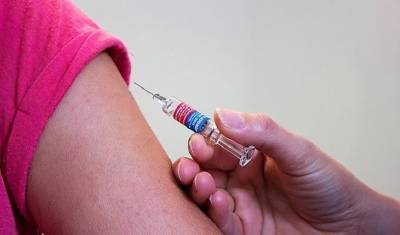 Великобритания опережает Россию по числу вакцинаций от COVID-19 - mirnov.ru - Россия - Англия