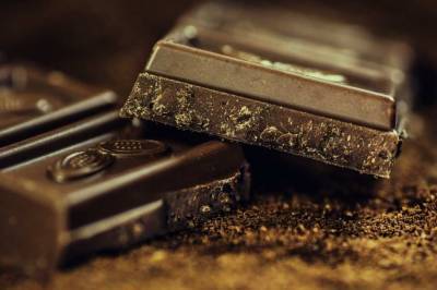 Кефир, шоколад и не только: Ученые назвали продукты, способные противостоять заражению COVID-19 - actualnews.org