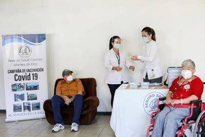 Массовая вакцинация от коронавируса стартовала на еще одном континенте - lenta.ru - Мексика - Чили - Коста Рика