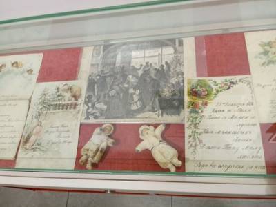 В петербургской библиотеке открылась выставка старых новогодних открыток и фотографий - rosbalt.ru - Санкт-Петербург