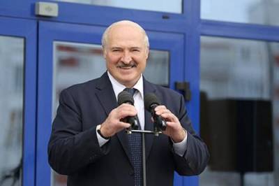 Александр Лукашенко - Лукашенко заявил, что «бог нас немножко пожалел» - argumenti.ru - Белоруссия