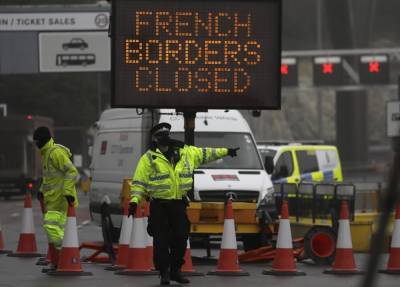 Рождество в автомобиле: в Британии застряли тысячи водителей из-за закрытия границы – фото - 24tv.ua - Франция - Англия