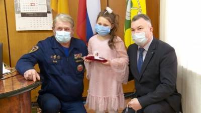 Школьницу из Колышлейского района наградили за спасение брата - penzainform.ru