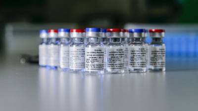 Более 80 тысяч доз вакцины «Спутник V» поставят в Крым до весны - riafan.ru - Россия - Симферополь - республика Крым