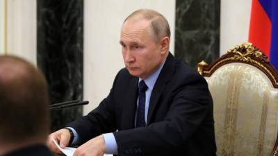 Владимир Путин - Дмитрий Песков - В Кремле сообщили о планах Путина сделать прививку от коронавируса - piter.tv