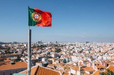Новый штамм коронавируса обнаружили в Португалии - zik.ua - Англия - Португалия