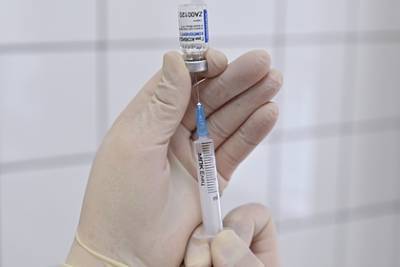 Список вакцинируемых от коронавируса в Москве расширили - lenta.ru - Москва