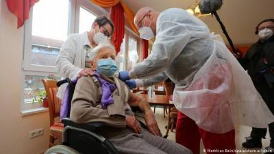 В Германии сделали первую прививку от коронавируса - obzor.lt - Германия - Хальберштадт