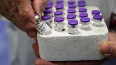 Доставку новой партии вакцин Pfizer в Испанию отложили на день - iz.ru - Испания - Евросоюз