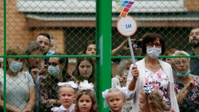 Опрос: 53% родителей заявили о беспрецедентном отставании школьников - svoboda.org