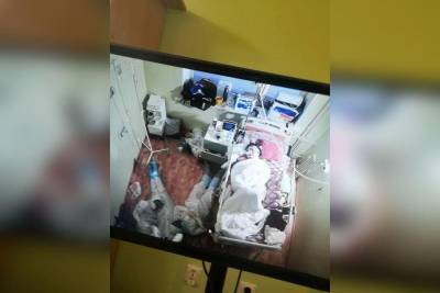 Фотография спящих на полу врачей рядом с пациентом с коронавирусом появилась в Сети - m24.ru - Россия - Ленобласть обл.