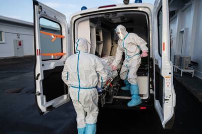 Медик назвал самый опасный период для пациентов с коронавирусом - lenta.ru
