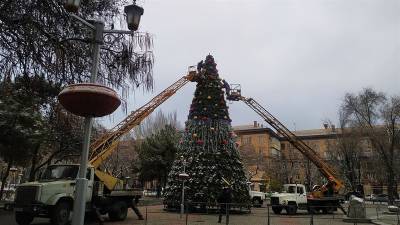 В Запорожье городскую новогоднюю елку откроют 19 декабря - inform.zp.ua