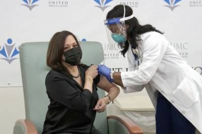 Избранный вице-президент США Харрис вакцинировалась от коронавируса в прямом эфире - newsone.ua - Украина - Сша - Вашингтон