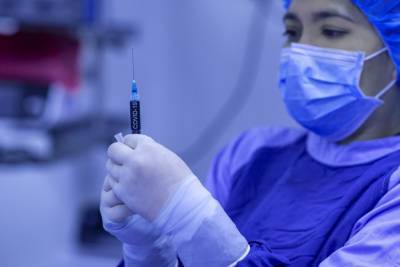 Минфин: масштабная вакцинация от COVID-19 обойдется бюджету в 100 млрд рублей - abnews.ru - Россия - Санкт-Петербург