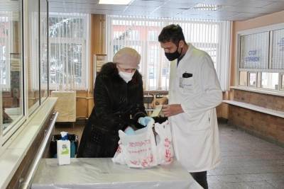 Волонтеры из Первомайского района доставляют лекарства больным COVID-19 - tambov.mk.ru