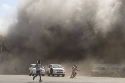 В Йемене при атаке на международный аэропорт погибли около 30 человек - aif.ru - Йемен