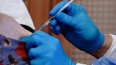 Поставки вакцины в Берлин приостановят в первую неделю нового года - russian.rt.com - Берлин