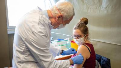 Медицинские сотрудники в Германии отказываются от вакцинации: «Мы еще многого не знаем о COVID-19» - germania.one - Германия