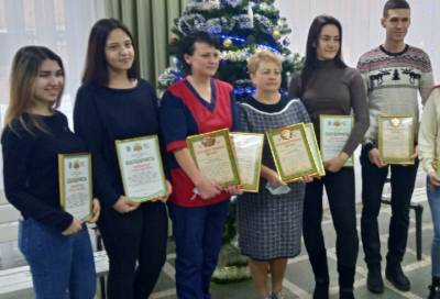 Студентам-медикам вручили благодарности за работу в COVID-отделении Соснового Бора - online47.ru