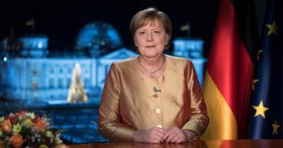 Ангела Меркель - Меркель заявила, что вакцинируется от COVID-19 в порядке очереди - ren.tv - Германия
