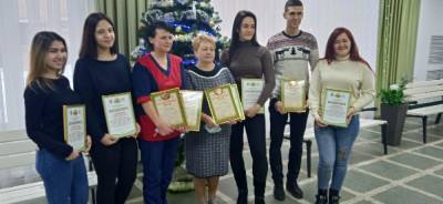 Студенты-медики получили благодарности за работу в COVID-отделении Соснового Бора - ivbg.ru
