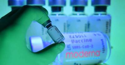 В США работник медцентра намеренно испортил 500 доз вакцины от COVID - ren.tv - Сша - штат Висконсин