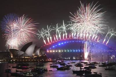 Жители Австралии встретили Новый год – в Сиднее запустили яркие фейерверки: видео - bykvu.com - Украина - Австралия