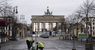 Новый год на карантине: в Германии еще днем закрыли магазины, не позволяют салюты и скопления людей - tsn.ua - Германия - Берлин