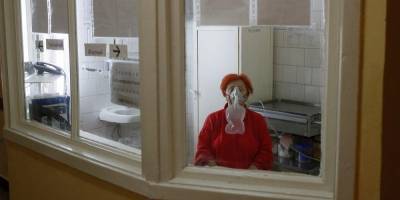 COVID-19 в Украине: количество новых случаев заражения за сутки снова превысило число выздоровевших - nv.ua - Украина