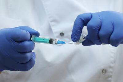Максим Степанов - Украина назвала российскую вакцину от коронавируса несуществующей - lenta.ru - Украина