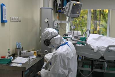 В России умерли 569 пациентов с коронавирусом за сутки - lenta.ru - Россия