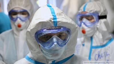 Российские медики выявили 27 403 новых случая коронавируса за сутки - nation-news.ru - Россия